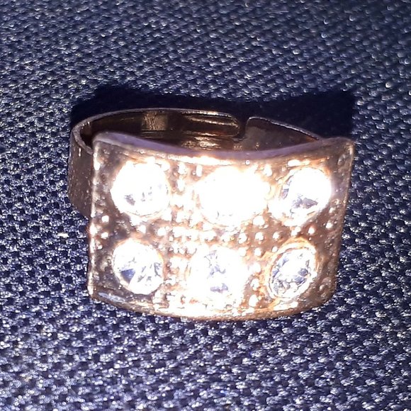 Ring - Picture 3 of 4